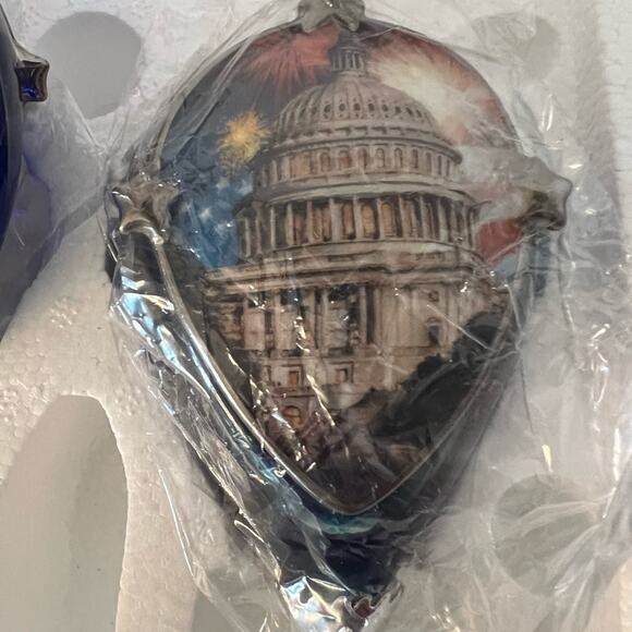 THE BRANFORD EDITIONS SET OF TWO HEIRLOOM GLASS ORNAMENTS NEW - Picture 5 of 10